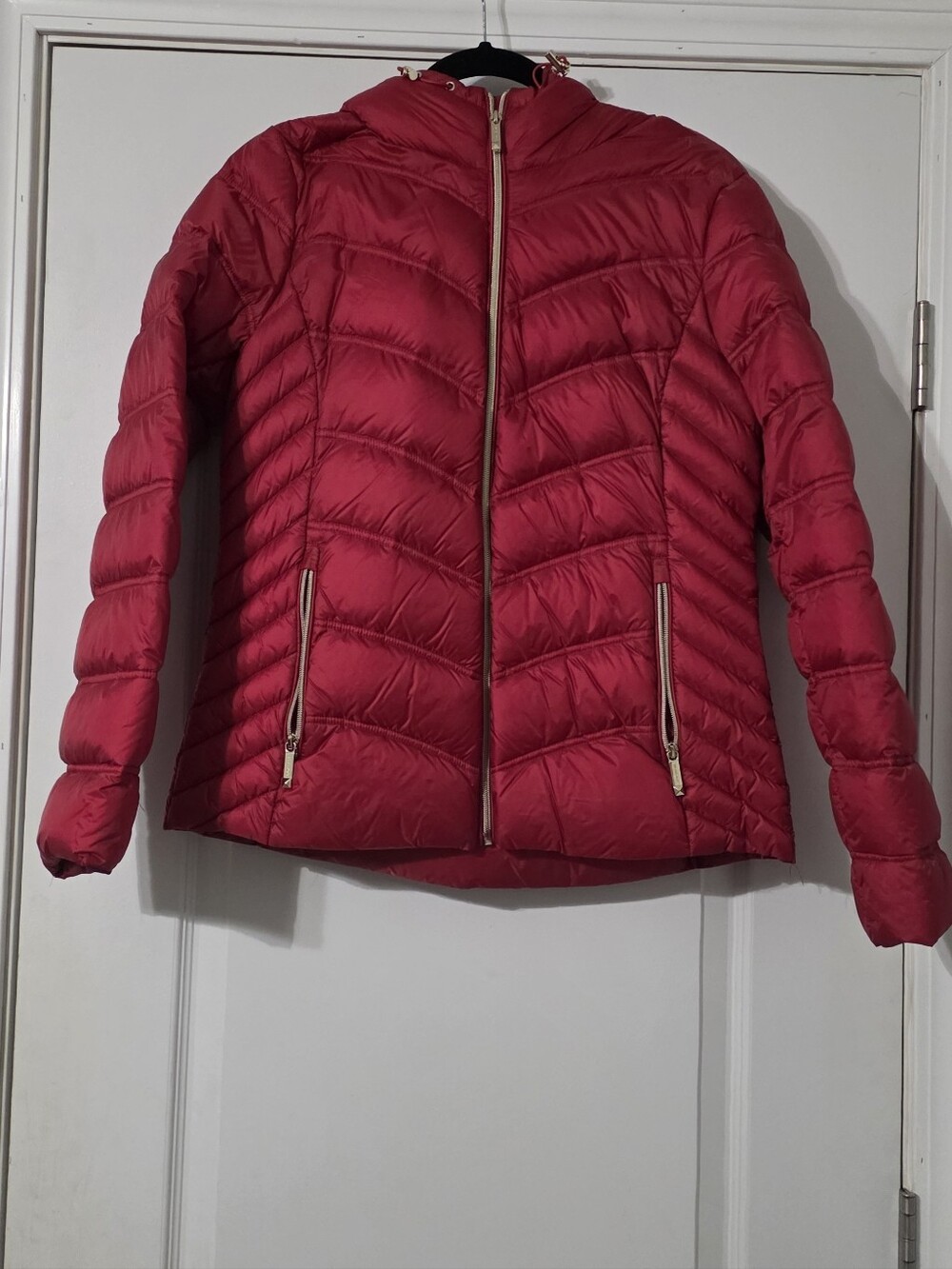 Women’s Lightweight Down Hooded Puffer Jacket - Red